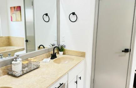 Relax Modern 3BR 2Bath - NW Austin, Sleeps 10 - Photo 21