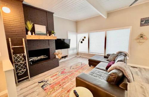 Mid Century Modern Montana Dream Home - Foto 6