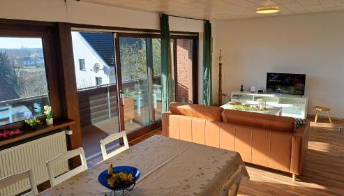 Apartment in Hanglage mit Garten und Balkon - Foto 3