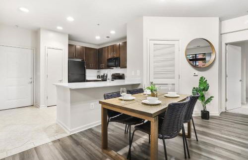 Spacious Comfort Near Downtown Hotspots - Foto 7