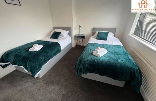 Large Home - Free Parking-WiFi By Hinkley Homes Short Lets & Serviced Accommodation - Foto 40