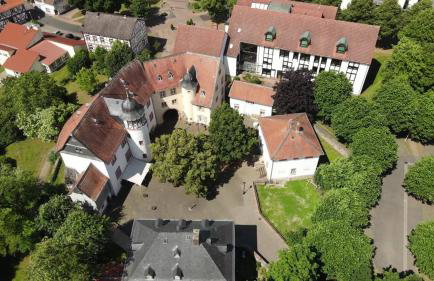 Schloss Nidda - FeWo mit Privatgarten, Fellnasen willkommen! - Foto 1