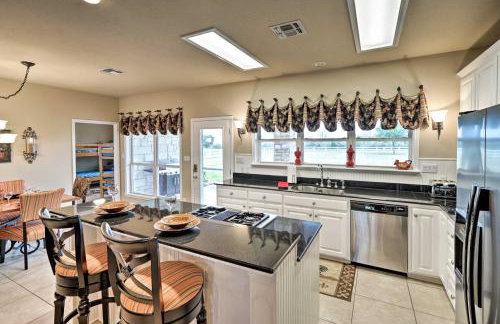 Pet-Friendly Flatonia House with Patio and Gazebo! - Foto 8