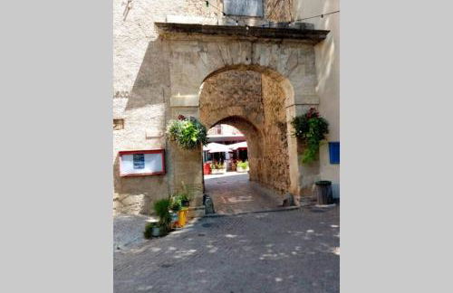 Character filled house overlooking the River Cesse - Foto 7