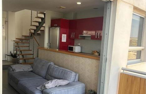 Stunning Chic Penthouse retreat in front of the beach - Foto 11