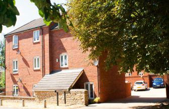 Chestnut Contractor Stays - Photo 16