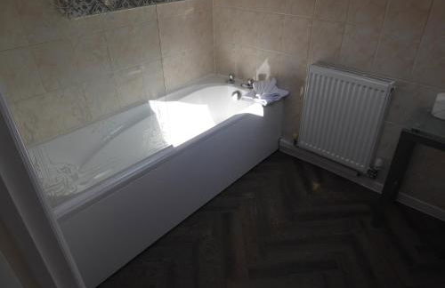 Falstaff Cottage, NEW HOT TUB, Sleeps up to 5, Stratford upon Avon - Foto 69