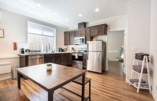 Walkable Apt Next to Restaurants, Bars, and Shops! - Foto 42