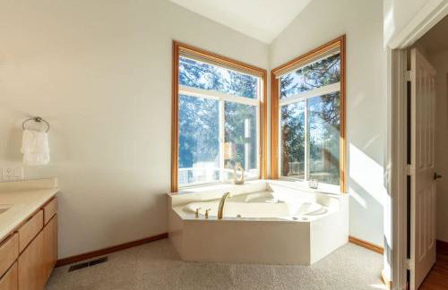 Breathtaking Lake Fernan Views & Cozy Comforts - Foto 11