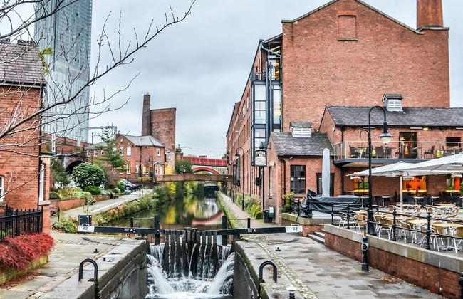 The Castlefield The Gathering Sale - Photo 8