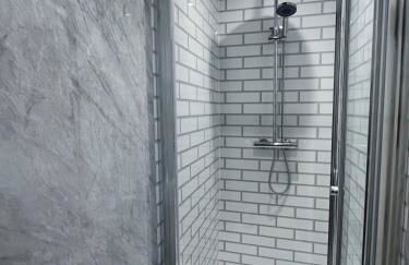 Darfield 4 Bedrooms Home 6 Beds 2 Showers Driveway Parking For Business Stays - Foto 12