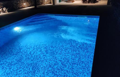 Charming stone house with private pool & jacuzzi - Holiday Home Vera - Photo 11