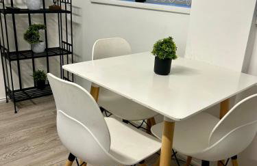 Base is a lovely place to unwind after a long day - Foto 20