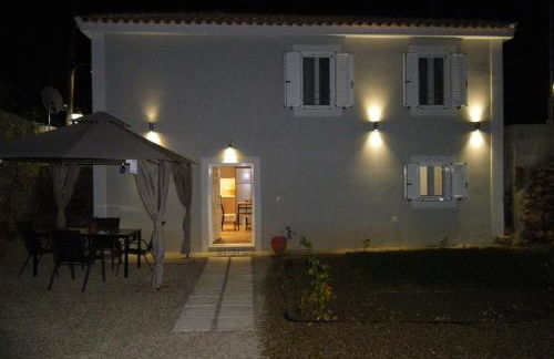 Vikou House - Nestled in One of Zakynthos Oldest Villages A Tranquil Retreat Close to Renowned Beaches Offering Authentic Zakynthian Hospitality By Villa Mana Gers - Foto 14