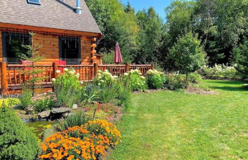 BC Log cabin with private beach river fire pit AC wifi onsite trails ski slope views - Foto 60