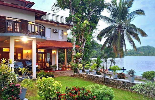 MYH - Lake Front Pvt Villa - Photo 41