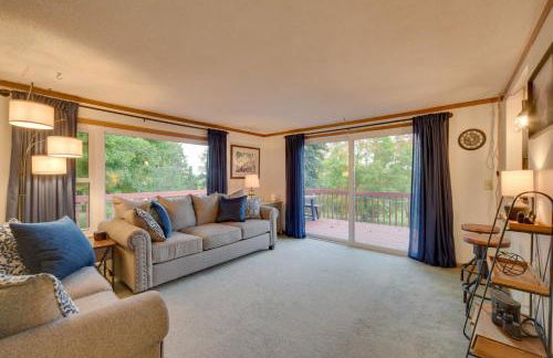 Hermantown Home with Decks, Grill and Hot Tub! - Foto 4