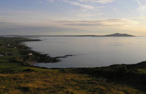 The Back Wing - Pen y Graig Farmhouse, Church Bay, sea views near beach No Pets - Foto 6
