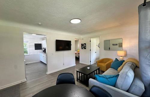 KING bed, Pet Friendly, Modern Retreat in CLE-BW - Foto 13