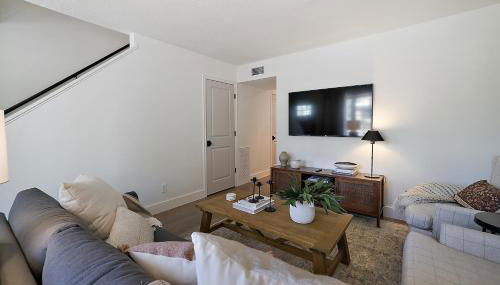 The Tremain - Steps to Downtown w King Bed - Foto 4