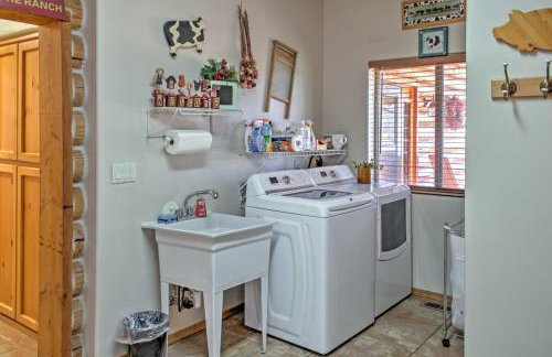 Rustic Cabin with Decks, Alpine Views and Pool Table! - Foto 24