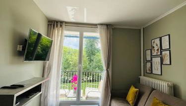 Proche Château de Versailles avec balcon vu sur une forêt et parking gratuit pour 5 personnes maximum - Foto 4