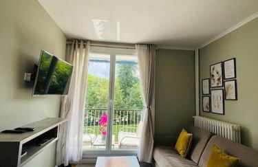 Proche Château de Versailles avec balcon vu sur une forêt et parking gratuit pour 5 personnes maximum - Foto 4