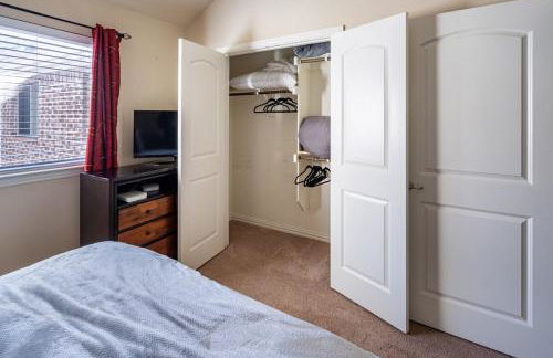 Bright and Spacious 3 Bedroom Townhome, Minutes from DFW Airport - Foto 23