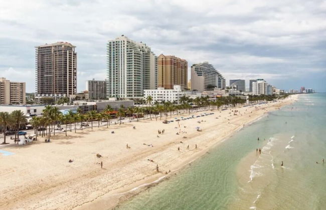 Ft Lauderdale Oceanfront Resort Condo W/ Views! 1 Bedroom Apts by RedAwning - Foto 33