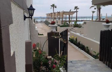 Chrispa's House Beachfront Bliss & Stunning Views - Foto 1