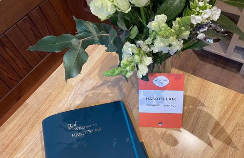 Spacious luxury flat in Swanage, close to beach with parking - Photo 14