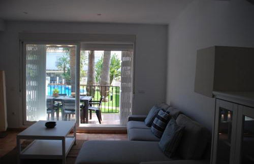 Magnífico Adosado con Piscina en Urb. Palm Beach - Foto 7