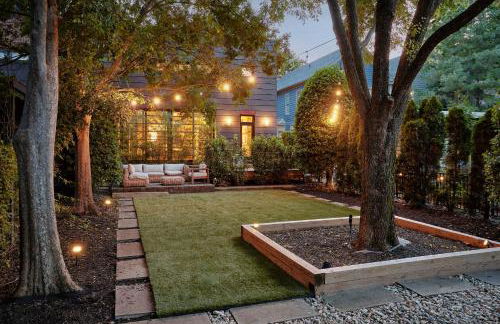 Chic 4BR with Fenced Yard, Walk to Dining, Parking, 5 Mins to Nissan Stadium, Less than 10 Mins to Broadway, Workspace, Parking, 24 Hr Hospitality, Great for Families - Foto 10