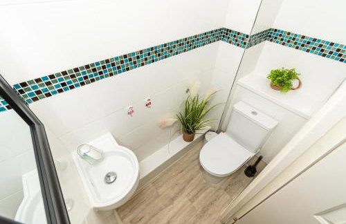 Fife - Driveway Parking Spacious 4 bed house Sleeps 6 Ideal Contractor Accommodation - Foto 10