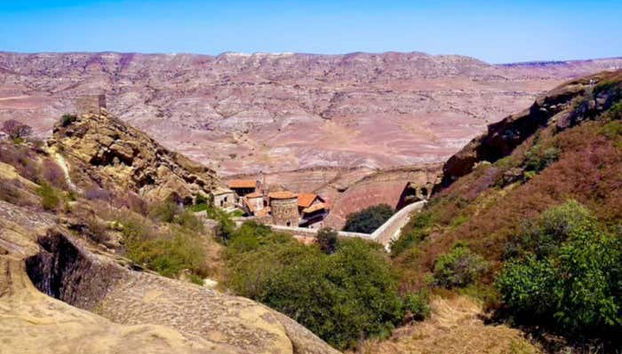 David Gareja Monastery and Rainbow Mountains Tour - Foto 4