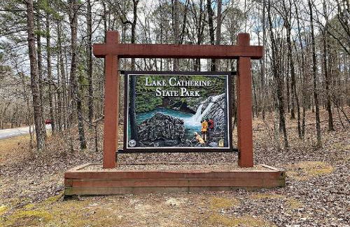 Secluded Home with Mini Waterfall and a Creek in Hot Springs - Foto 37