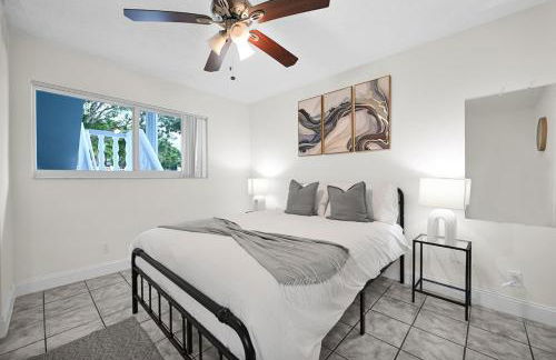 Chic Boca Raton Apartment Pool WiFi Parking - Photo 27