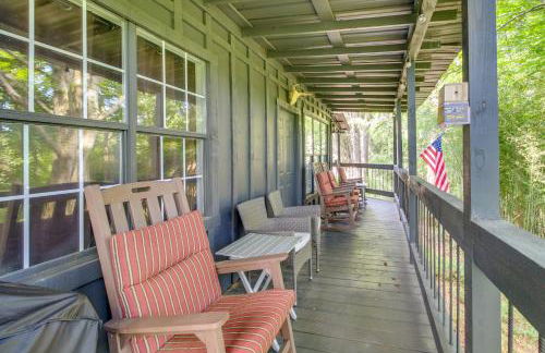 Deck and Grill Cozy Cottage in Talking Rock! - Foto 24