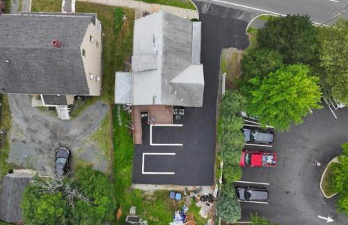 988 - 2 4BR Boston Cozy Getaway near Geneva Cliffs - Foto 36