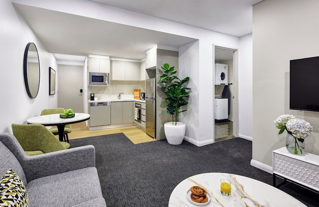 Meriton Suites North Sydney - Photo 33