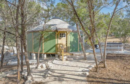 Beaumont Hill Country Luxury Yurt Cabin w Hot Tub - Foto 3