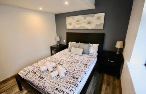 Luxury Pamper Home Hot Tub & Sauna Ladies Retreat - Photo 80