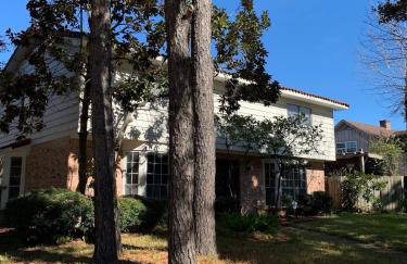 Home for summer with pool, pool table, outdoor kitchen,patio and balcony - Foto 9