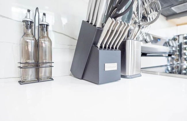 Uhost AI 1B Retreat Fully Equipped w Patio - Foto 15