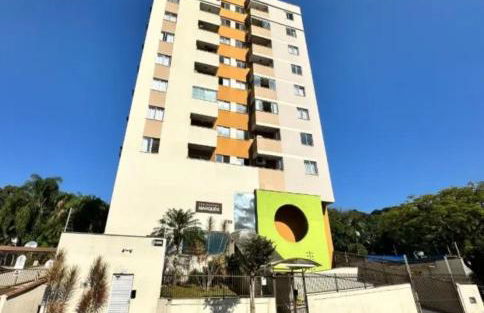 Apartamento em região central e perto da rodovia - Foto 1