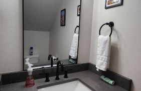 World Travel without leaving PDX - Foto 11