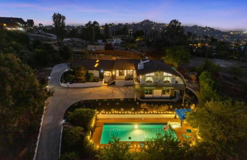 Entire Private Home with 4 Bedrooms 3 Bathrooms, Big Yard, View, , King Bed, 10 Parking, Available Now - Foto 4