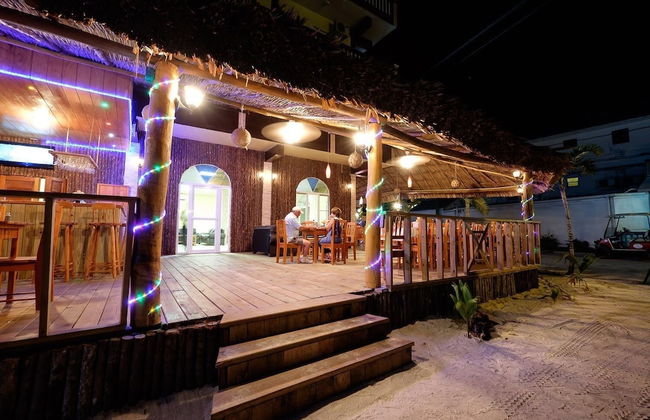 Tropicana Condominiums - Foto 34