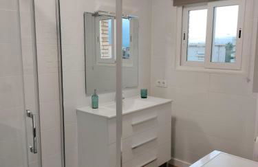 SEAFRONT APARTMENT PINEDA BEACH - Foto 25