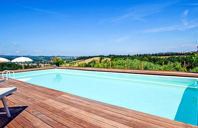 2 bedroom Apartment in Certaldo with swimming pool and garden - Photo 1